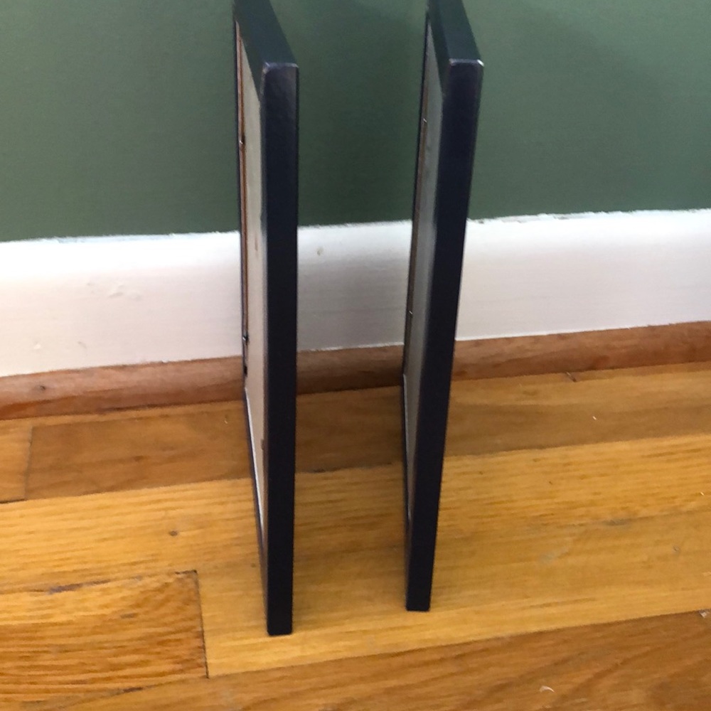 NWOT Two navy blue wooden 5x7 photo frames - Picture 3 of 3